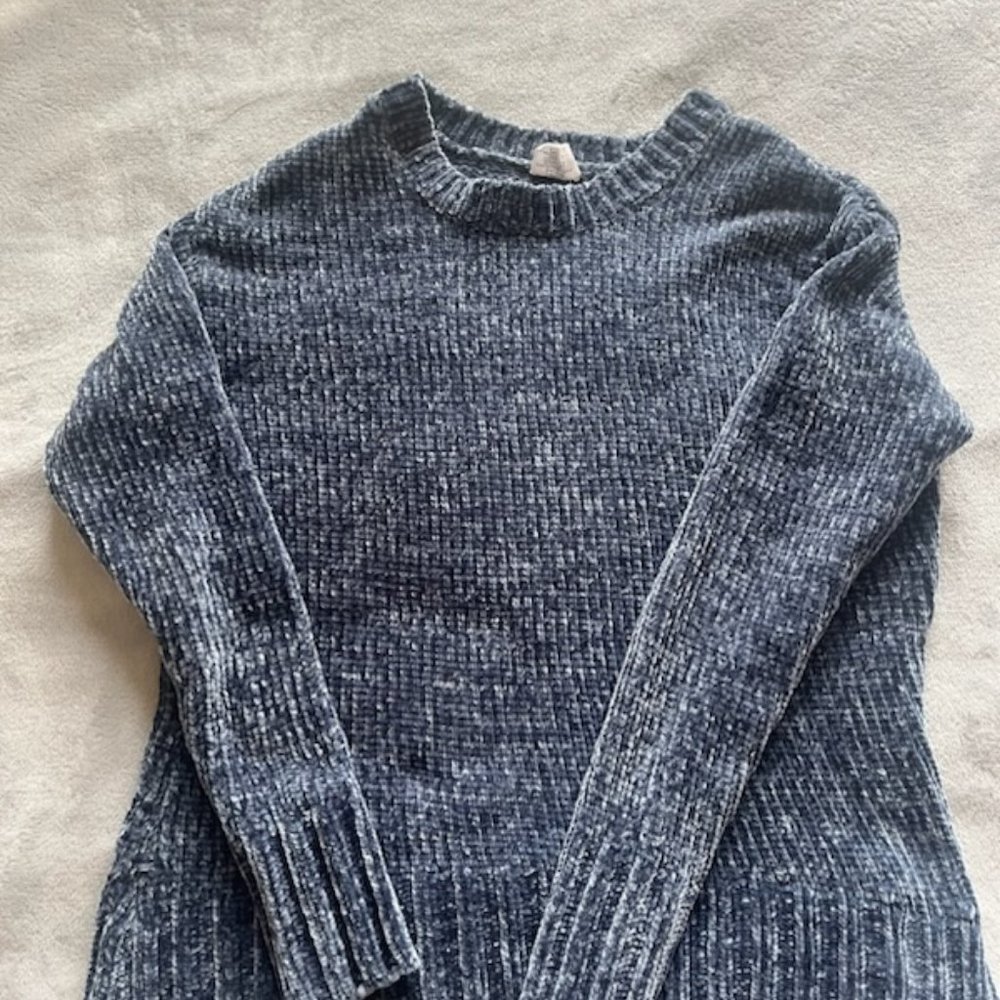 XS Blue Essentials Sweater